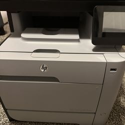 HP LasterJet Pro MFP M476dn Printer