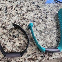 Bundle - 2x Fitbit - Inspire 3 Health & Fitness Tracker (HIS & HERS)*AS IS