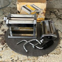 Marcato Atlas 150 Pasta Roller Make Ravioli Dough With Cutter