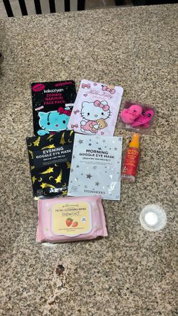 Face masks/wipes/makeup fixer