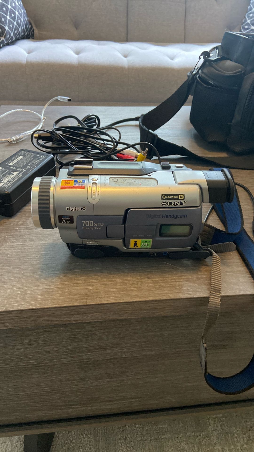 Sony Handycam Digital 8 Hi8 DCR-TRV230 WITH ACCESSORIES