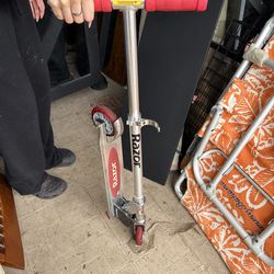 Razor scooter