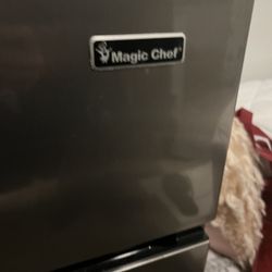 Magic Chef Fridge/freezer