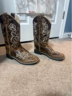 Brown with white flowers size 6 kids