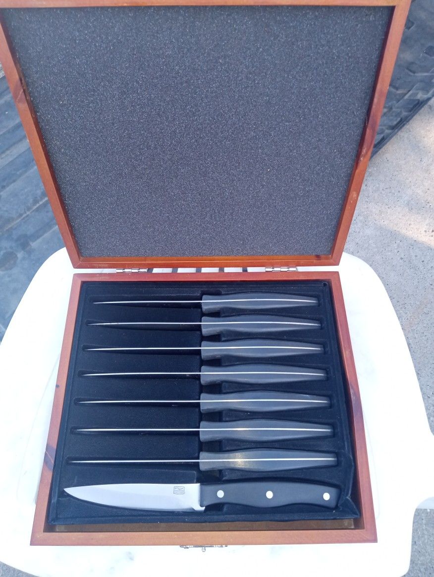 8 Piece Knife Set Brand New Chicago Cutlery Set