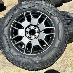 (4) OEM 2025 Tesla Cybertruck Wheels Goodyear All Terrain Tires SENSORS 97+% TREAD