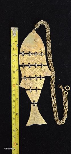 Vintage MR. WE Articulated Fish Pendant Necklace, 7"