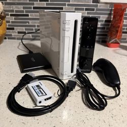 Nintendo Wii loaded with 210 GameCube and Wii Games custom Firmware