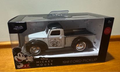Jada Disney Mickey Mouse 1941 Ford Pickup Die-Cast