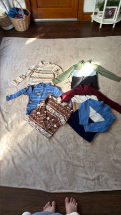 6 sweaters Kids Size 7/8