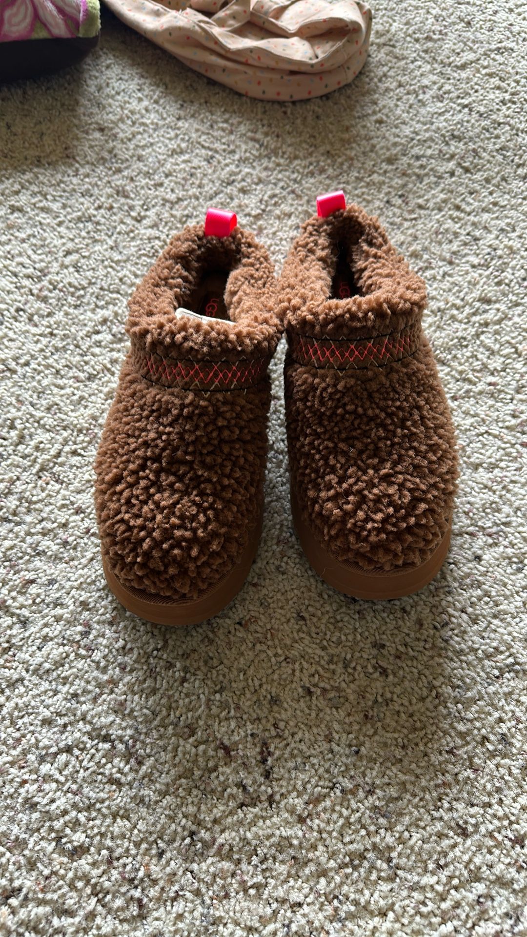 UGG SLIPPER