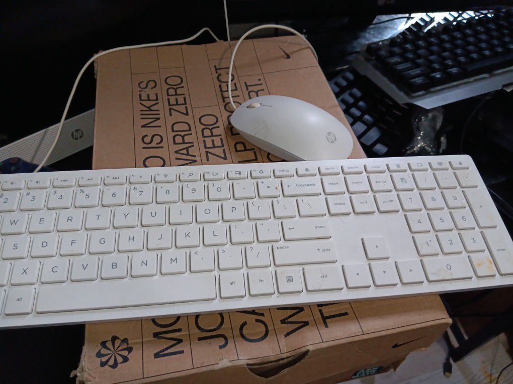 HP KEYBOARD AND MOUSE