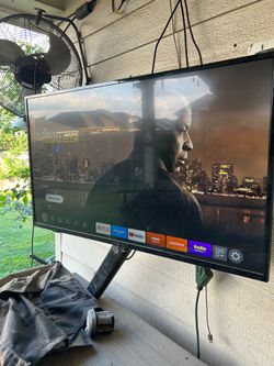 INSIGNIA 43 INCH OUTDOOR TV
