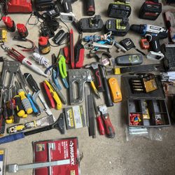 I sell my set of practically new tools