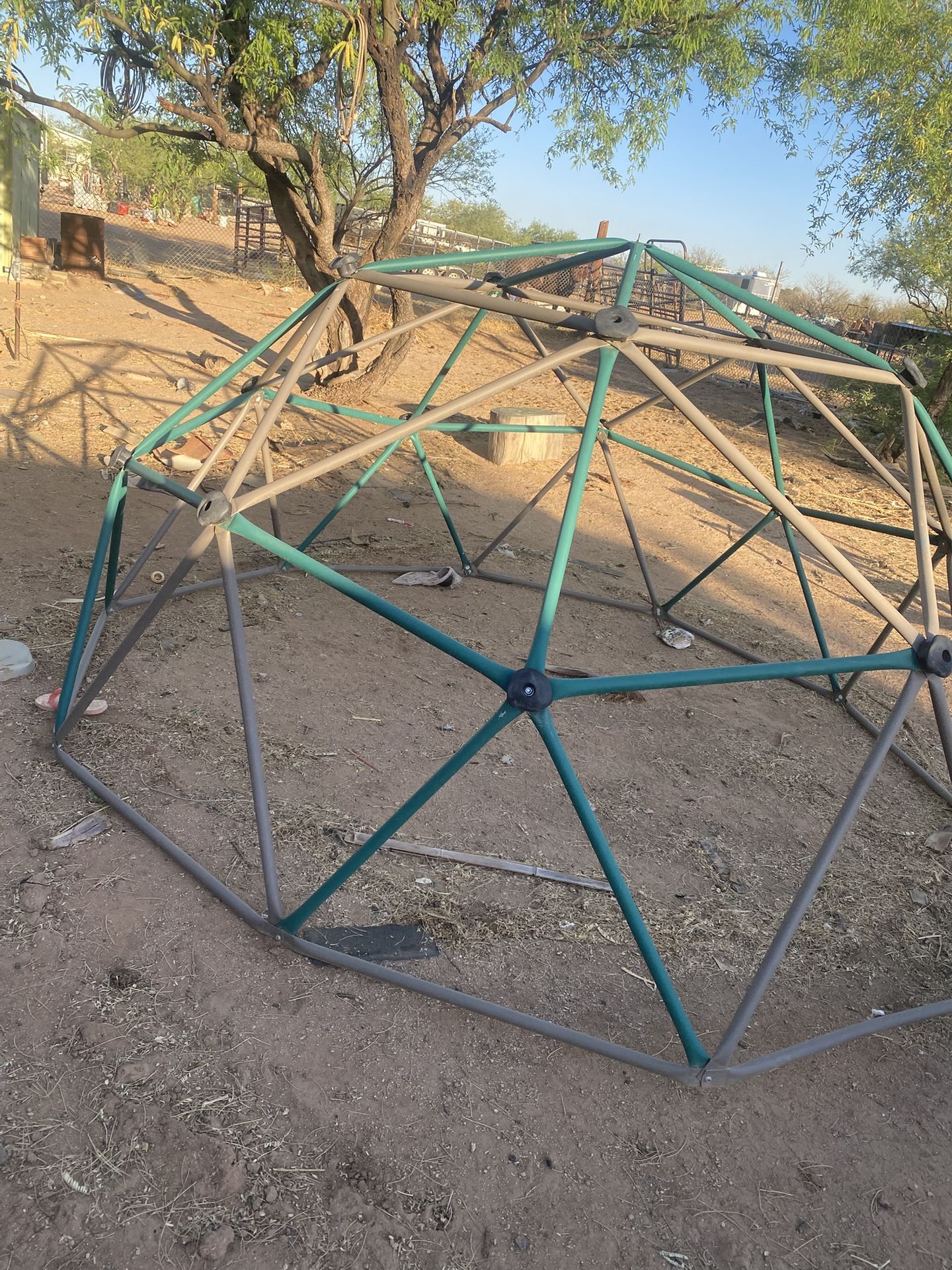 Jungle gym