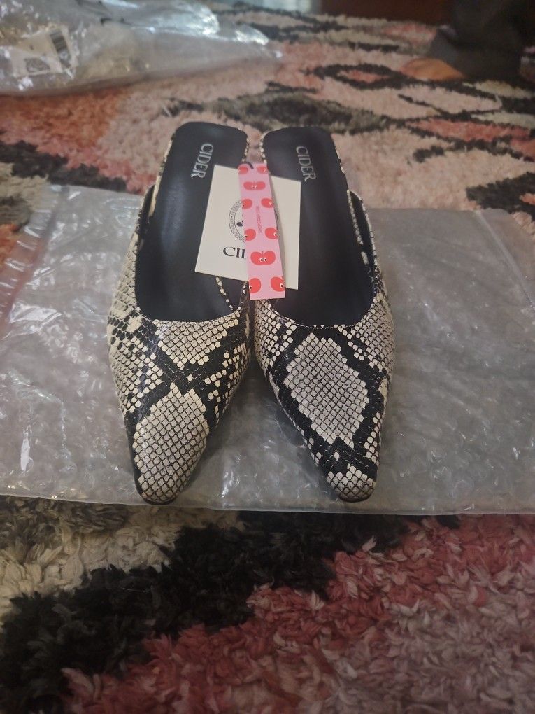 Brand New Snake Print Heel