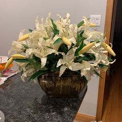 Lily Faux Fake Floral Arrangement