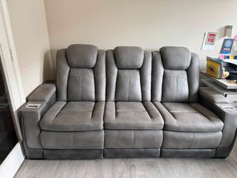Like-New Fully Electric Reclining Entertainment Sofa – Charging Ports, Lights, Storage & Cup Holders!