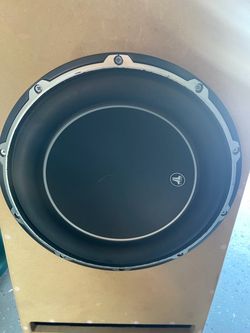 JL 12 W6 v3  SUB IN CUSTOM BOX