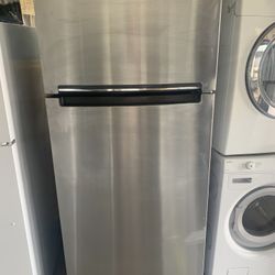 refrigerator  28 inches whirlpool  top freezer new 