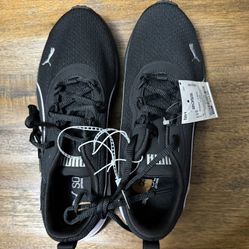 Pumas Sneakers Size 8 