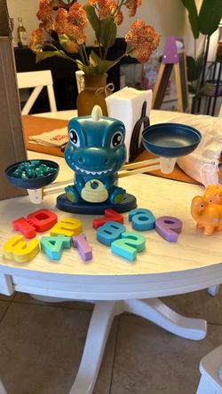 Dinosaur Balance Scale Kids Math Toy Set
