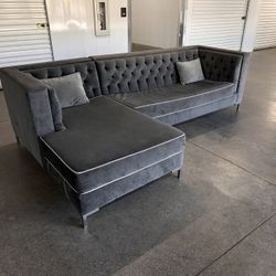 GREY SECTIONAL ((free Delivery))🚙🚙🚙