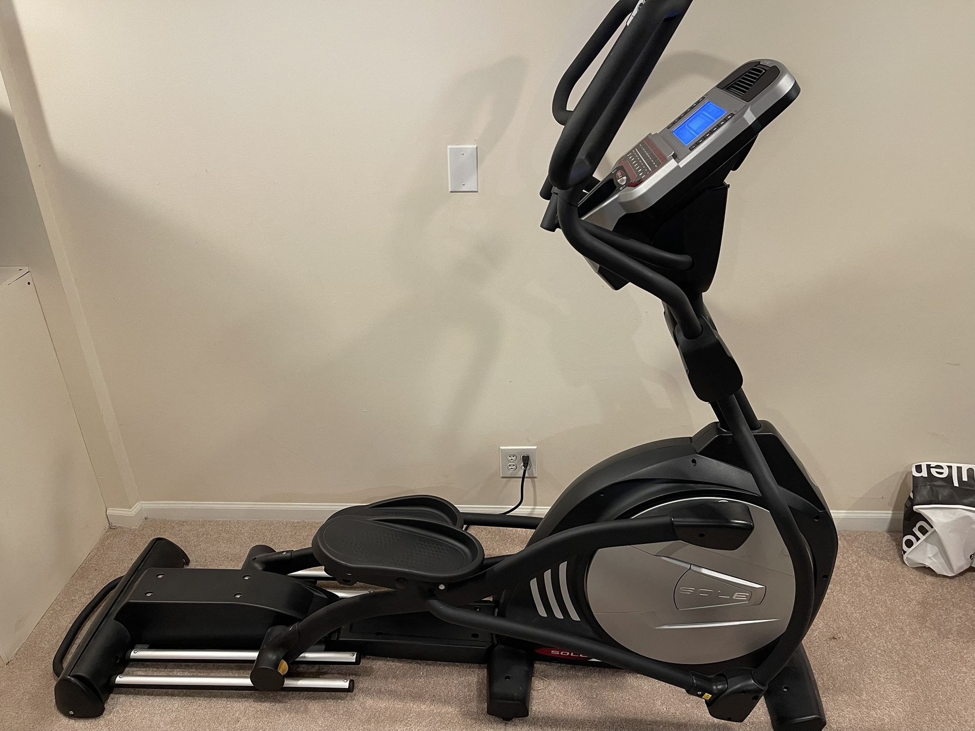Excellent condition SOLE E35 Elliptical