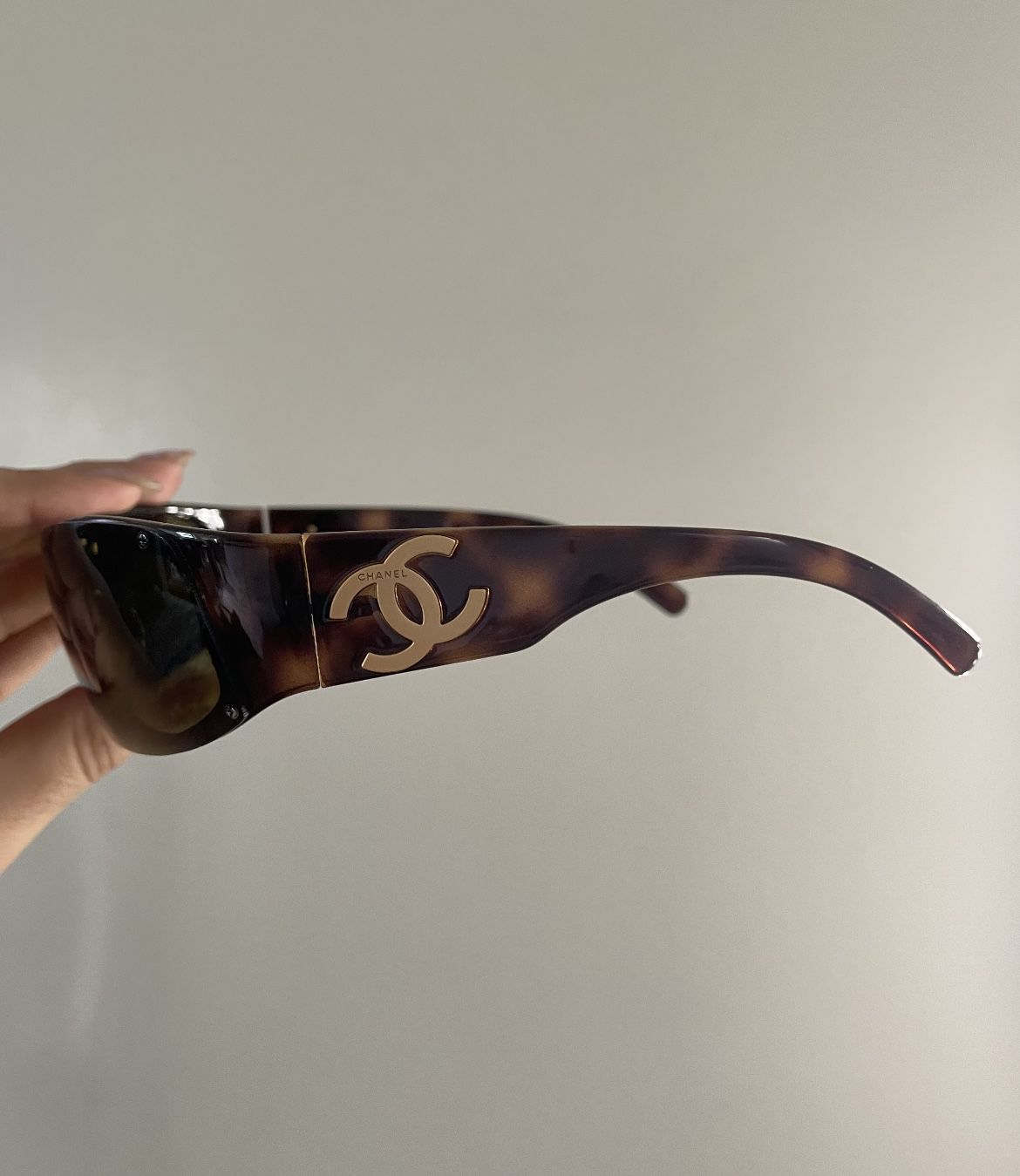 Vintage Chanel Sunglasses for Sale in Bronx, NY - OfferUp