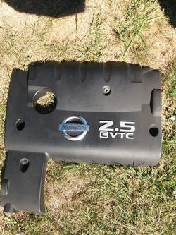 Engine cover Nissan Altima 2006