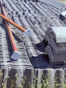 ROOFING/ CERAMIC TILE/ DARK GREEN!!!!!