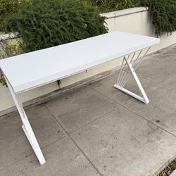 Desk Table In Great Condition! West Hollywood 