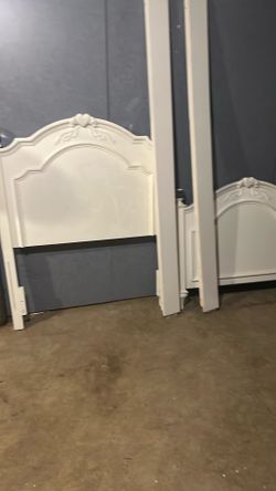 White wood twin bed frame