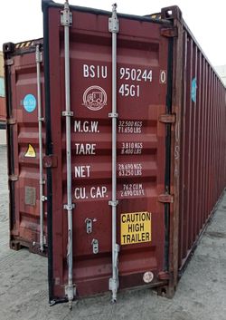 20' & 40' Shipping Containers 