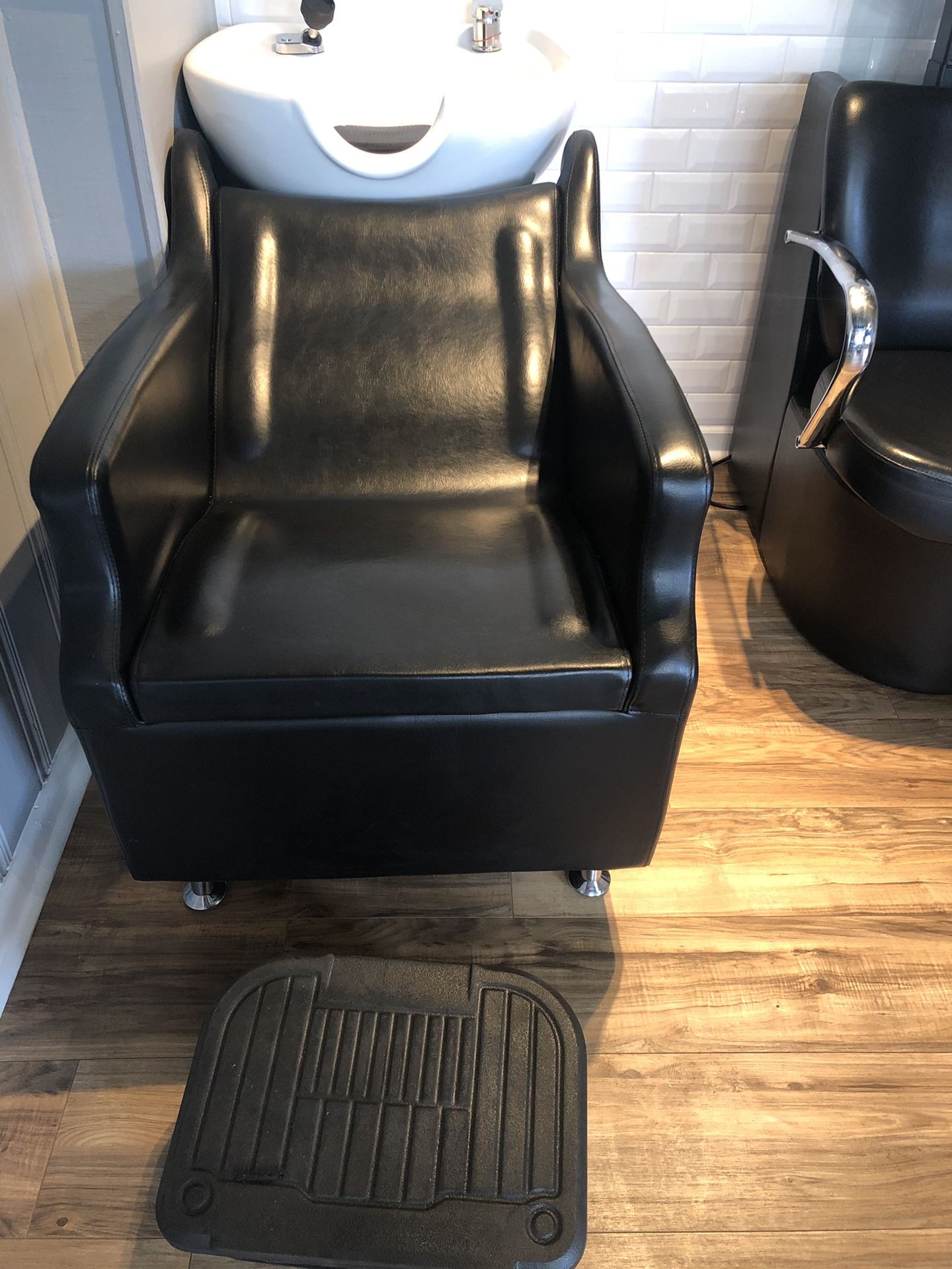 Avant Backwash Shampoo System in Black w/ white bowl, built in head rest & ottoman