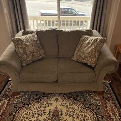 Free Love Seat
