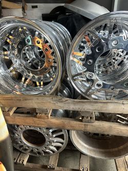 6 New 22” Dually Wheels