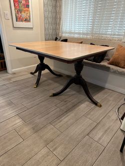 Duncan Phyfe Style Dining Table – Solid Wood
