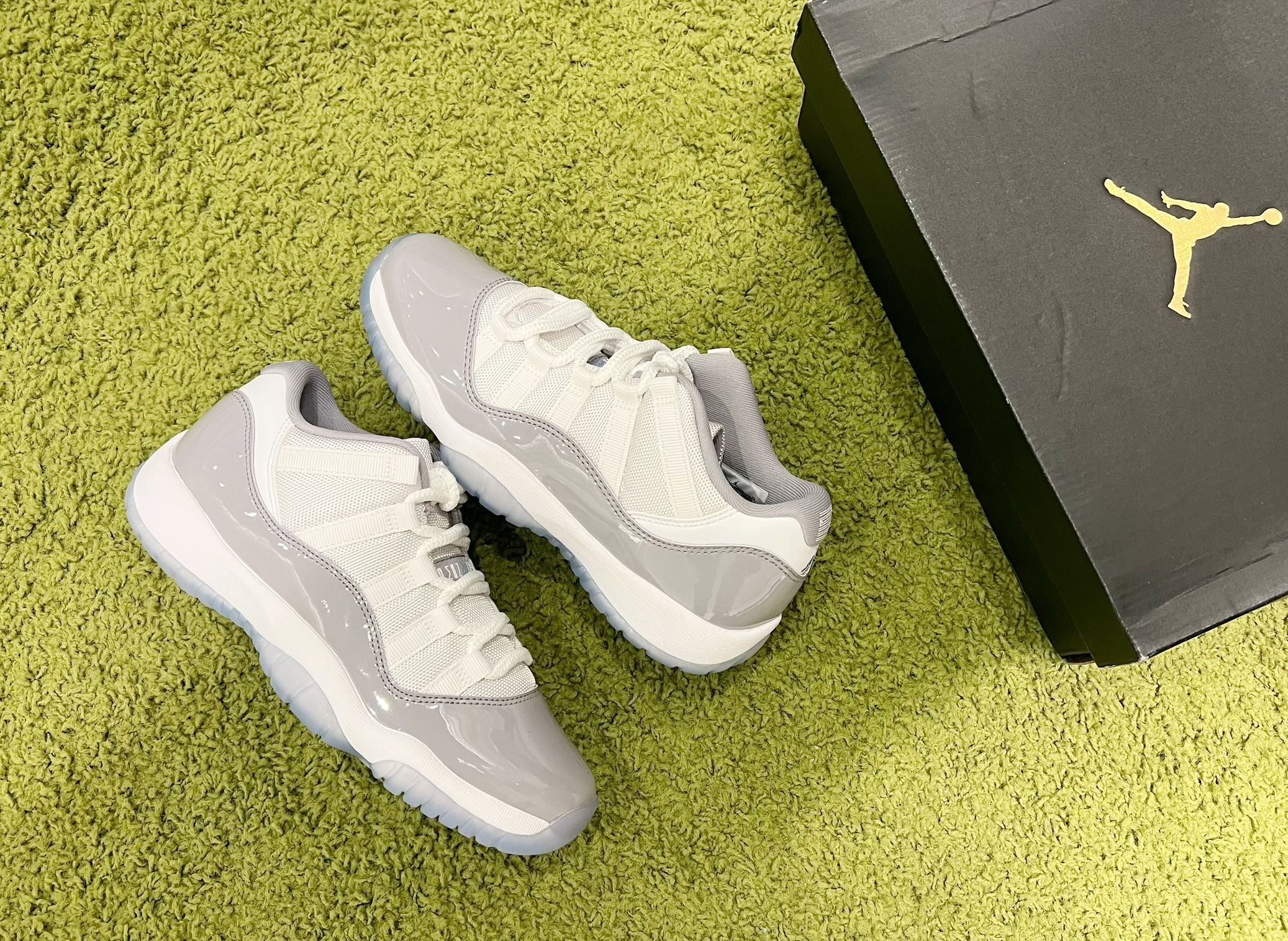 Jordan 11 Low Cement Size 5.5y 200$