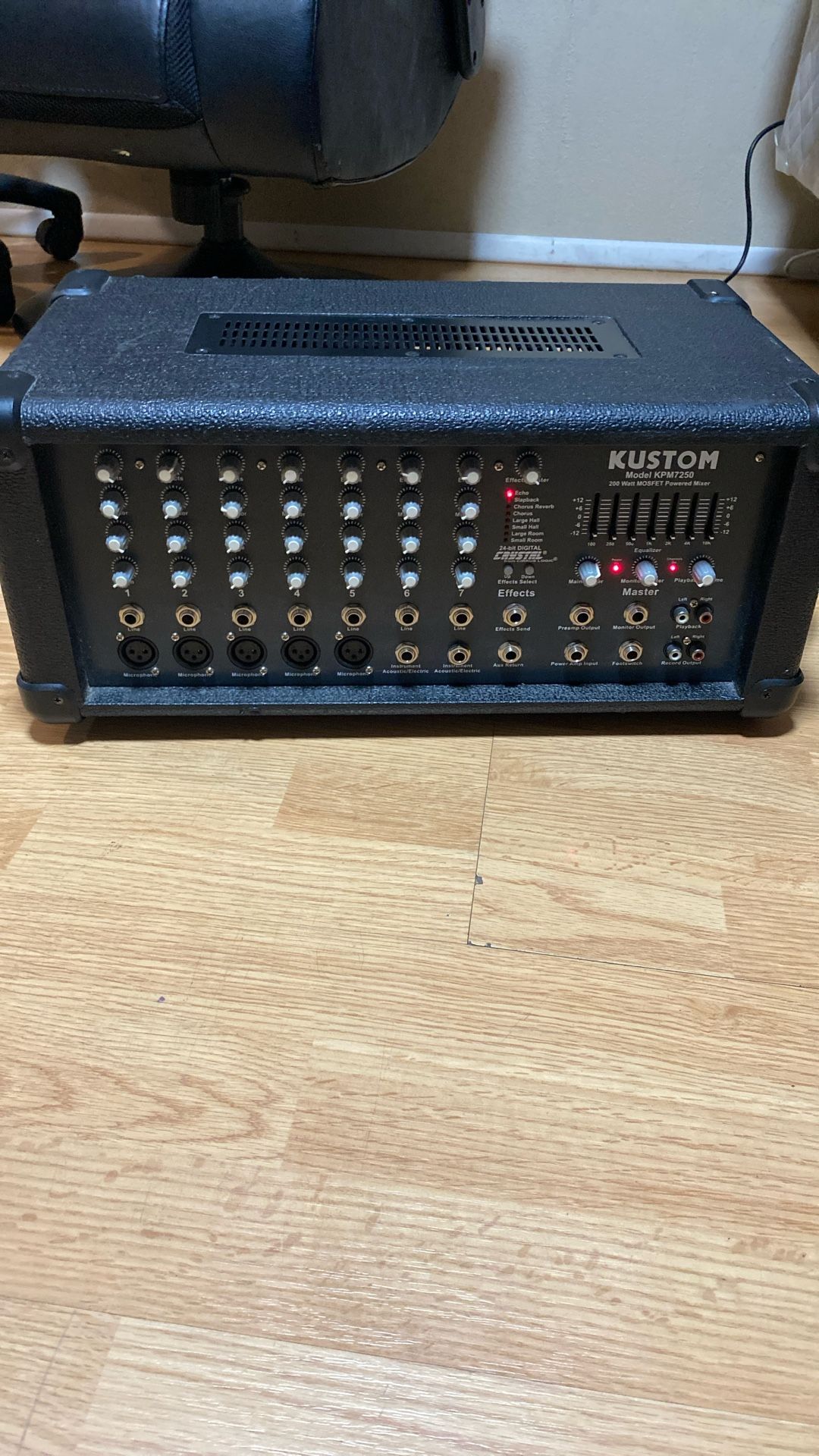 Kustom KPM7250 Powered Mixer