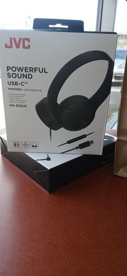 JVC powerful usb-c remote and microphone 3 x available