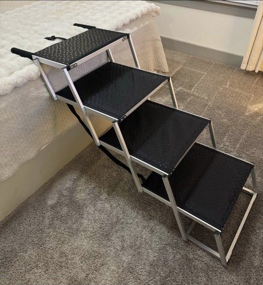 Collapsible Dog Ramp Stairs for Sale in San Antonio, TX - OfferUp