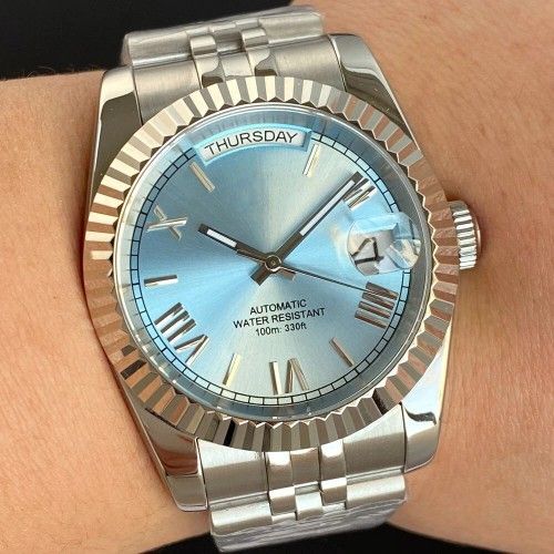 A Striking Gift For Christmas ~ Stainless Steel & Periwinkle