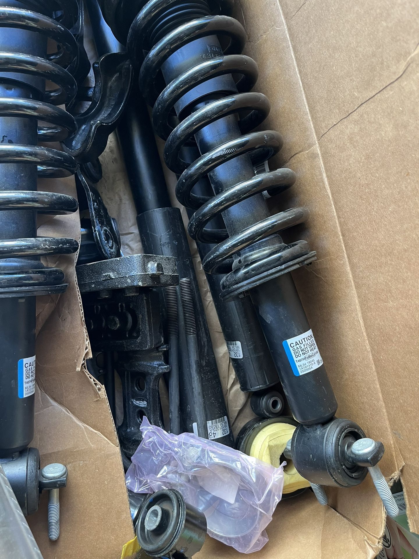 Brand New 2025 Ford OEM Suspension Set + Muffler – Never Installed 