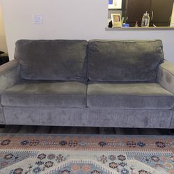 Couch (Ashley Furniture)