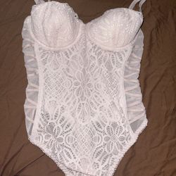 NWT Victoria’s Secret lingerie 32b
