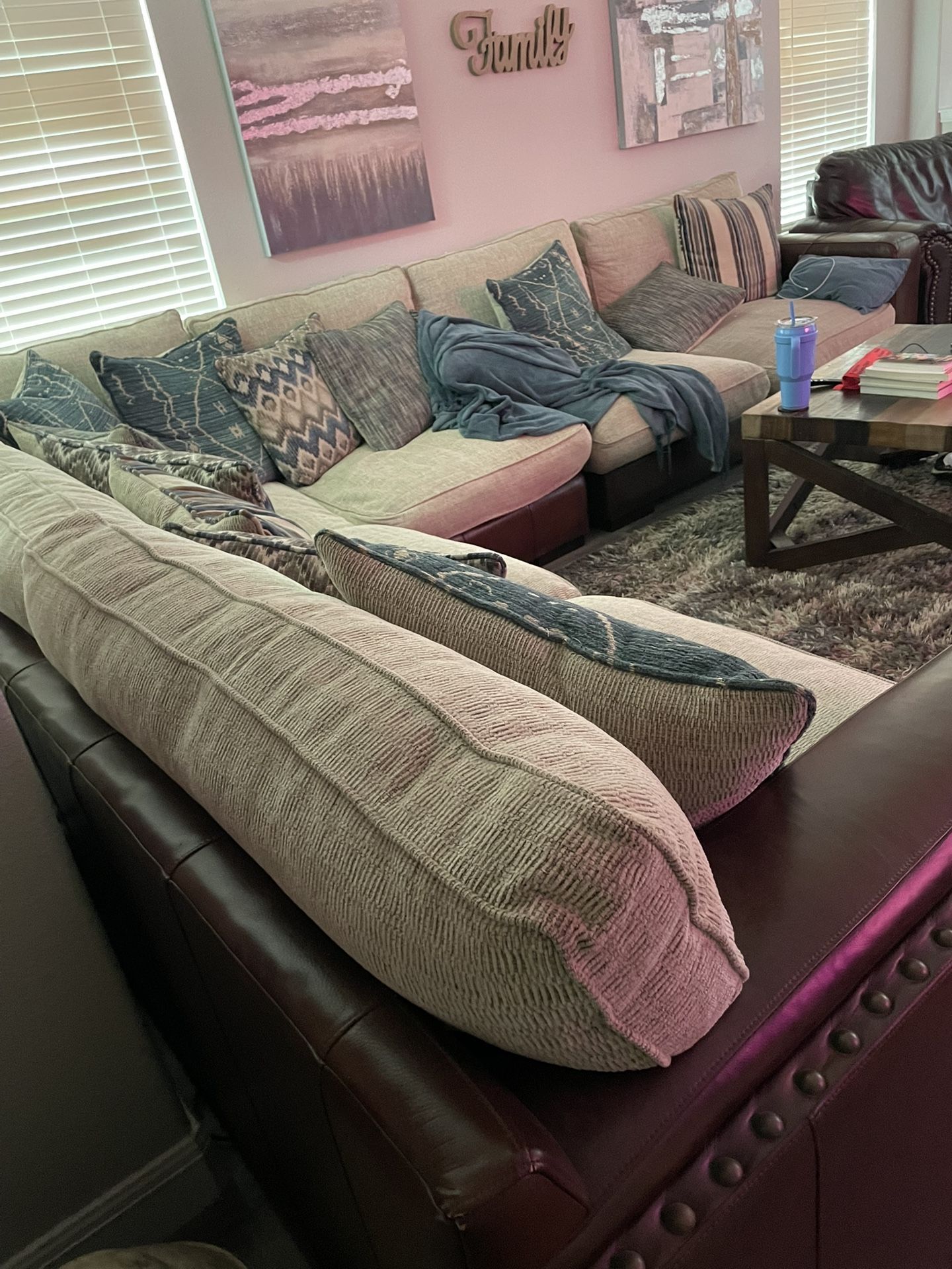 Luxury High-in Furniture