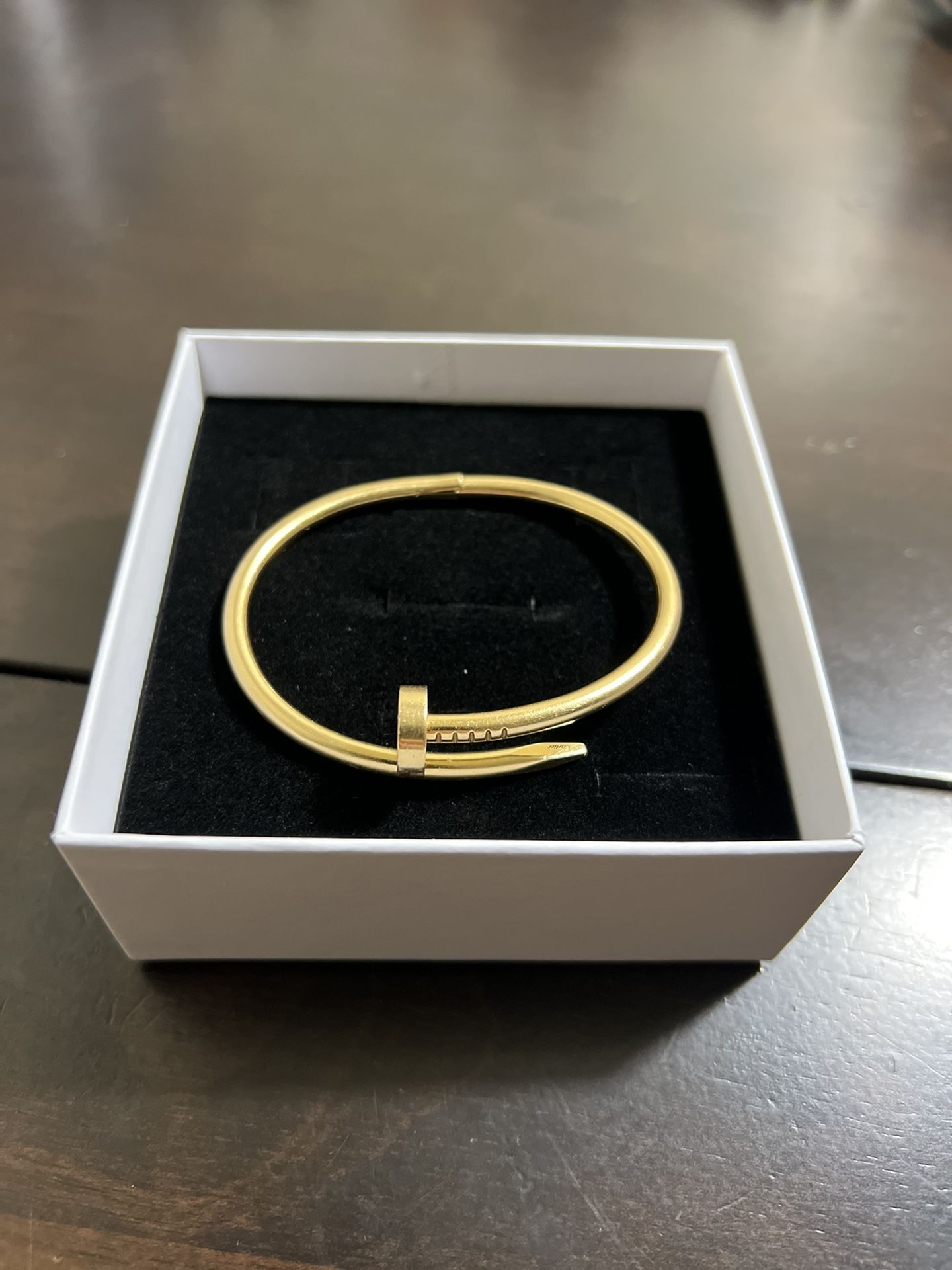 Cartier nail bracelet (no box). Jutse un Clou Bracelet 18k Yellow Gold Classic