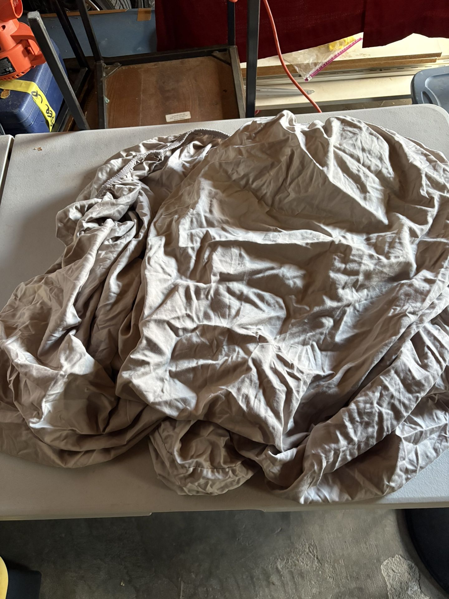 CA KING SHEET CHARISMA WRINKLE SHIELD GOOD CONDITION. $13