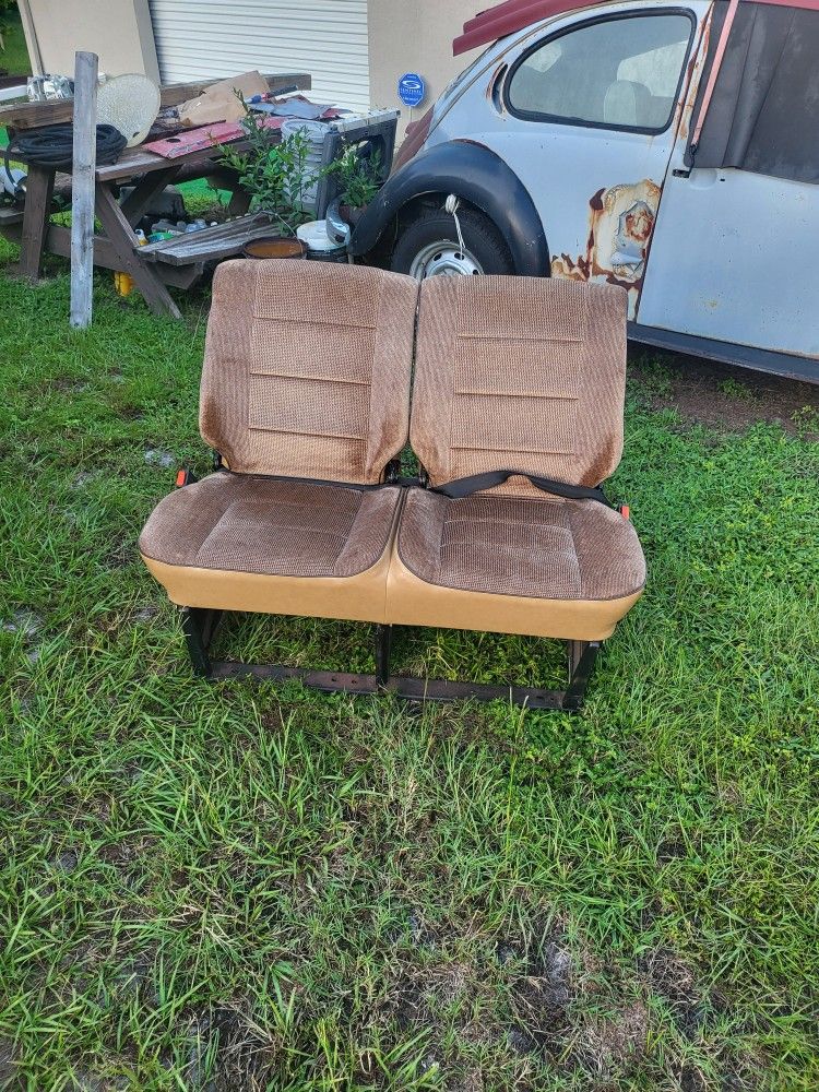 Vw Vanagon 1980 To 1991 Middle Seat And Braket And Seat Bell 4 Rims 4 Hubcap
